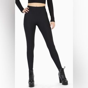 BLACKMILK MATTE BLACK HW POCKET LEGGINGS SIZE XS